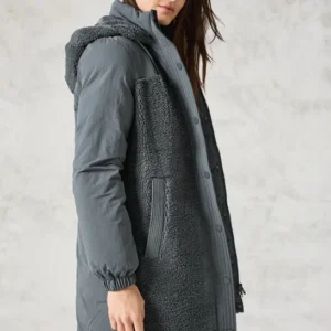 Lange Materialmix-Jacke