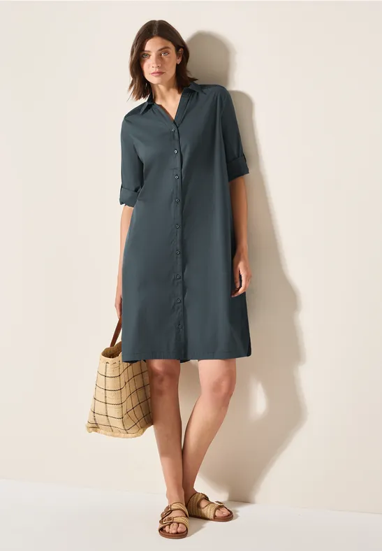 Kleid mit Smok-Detail