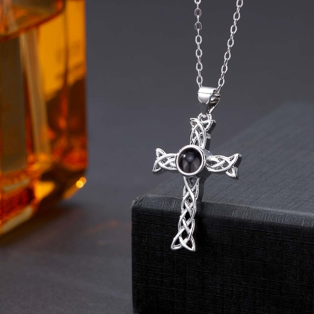 Foto Projektion Halskette mit Bild im Stein - Keltisches Kreuz